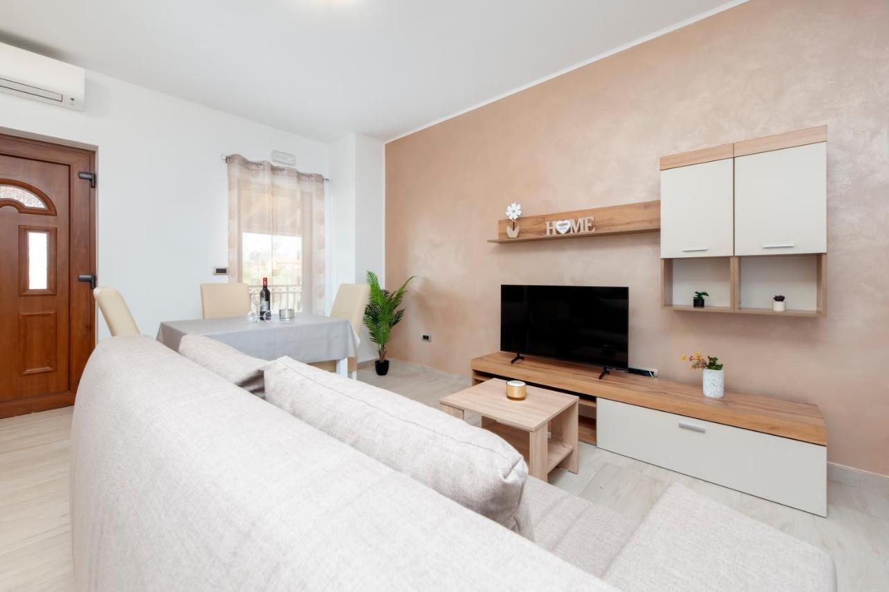 Comfort Apartments Karla Rovinj Exterior foto